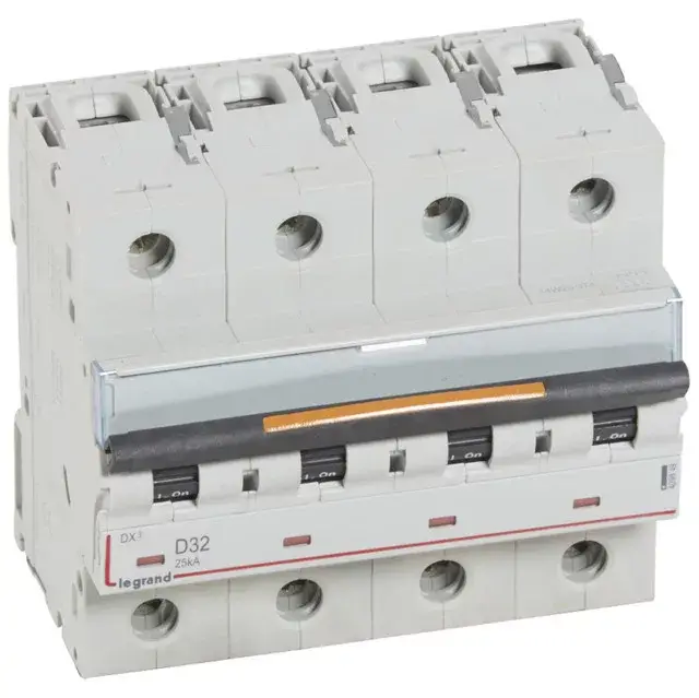 Biztonságos vásárlás Legrand 409849 DX3 Kismegszakító. 4P, 32A, D karakterisztika, 25kA