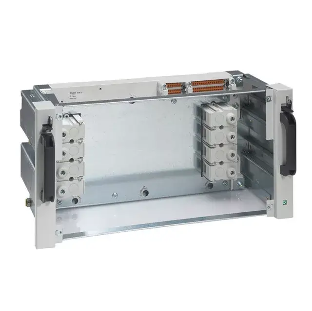 Árengedmény Legrand 404667 VX3-IS 333 univerzális foglalat, mag: 300 mm ( Legrand 404667 )