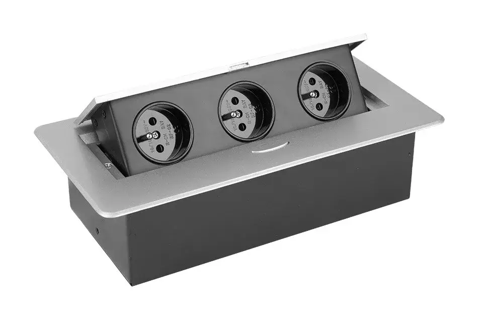 Ne maradj le StrongPower Elektromos dugaszoló aljzat 3x230V,francia típus, nemesa.im.