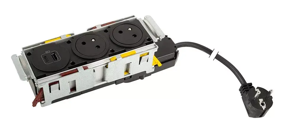 Vedd meg online LEGRAND DisqIn 2x230, 1x USB A+C, fekete