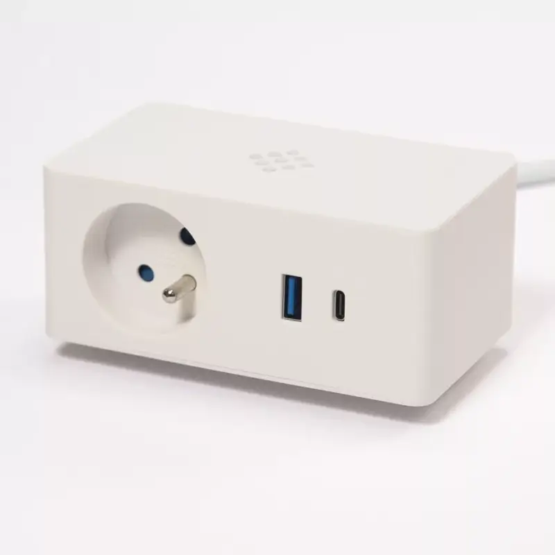 Szezonális akció VersaQ1x 230V, USB A+C 5V fehér