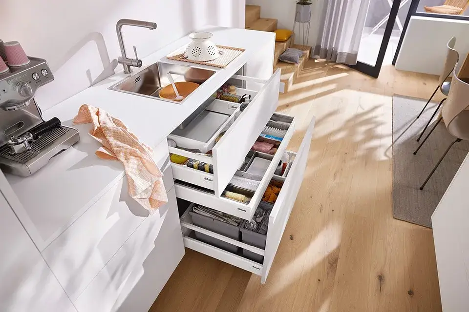 Ajánlat K-BLUM Antaro D 600 mm/65 kg, Blumotion/TOB, szürke R9006, inserta, mosogató