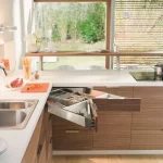 K-BLUM Antaro M 600 mm/65 kg, szürke R9006, Space Corner Syncromotion Expressz szállítás