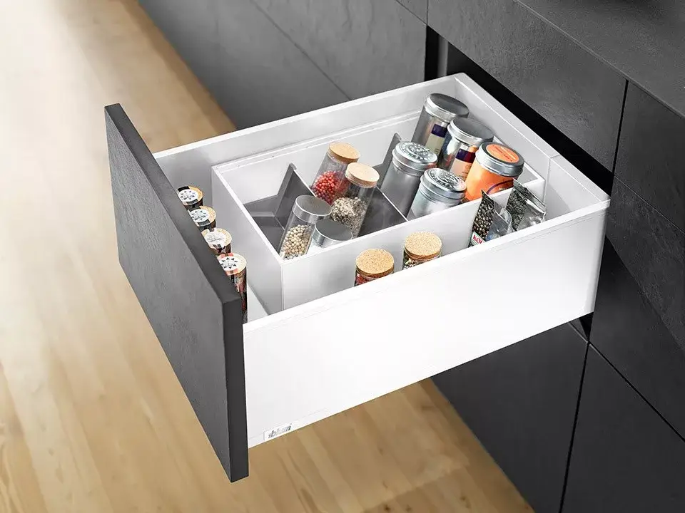 K-BLUM Legrabox C Pure 550 mm/70 kg, Blumotion/TOB, fehér SW-M, csavar Akció