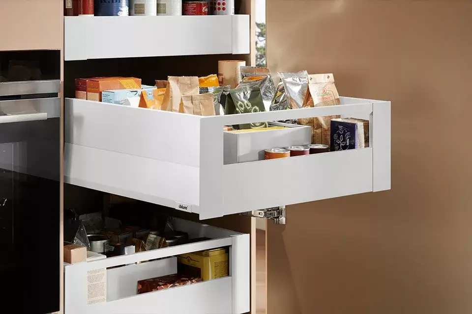 Nézd meg most K-BLUM Merivobox E Boxcap 600 mm, 70 kg, fehér, belső, korlát
