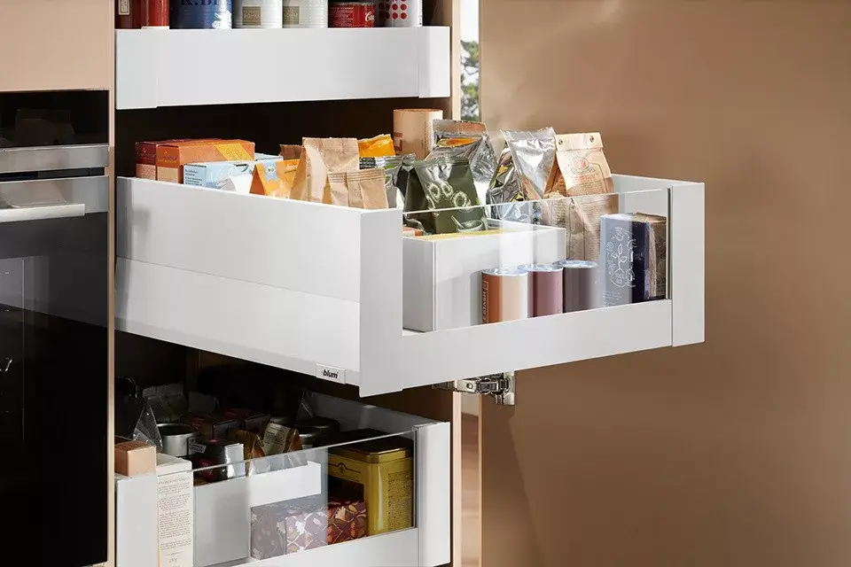 K-BLUM Merivobox E Boxcap 270 mm, 40 kg, fehér, belső, üveg Ne maradj le