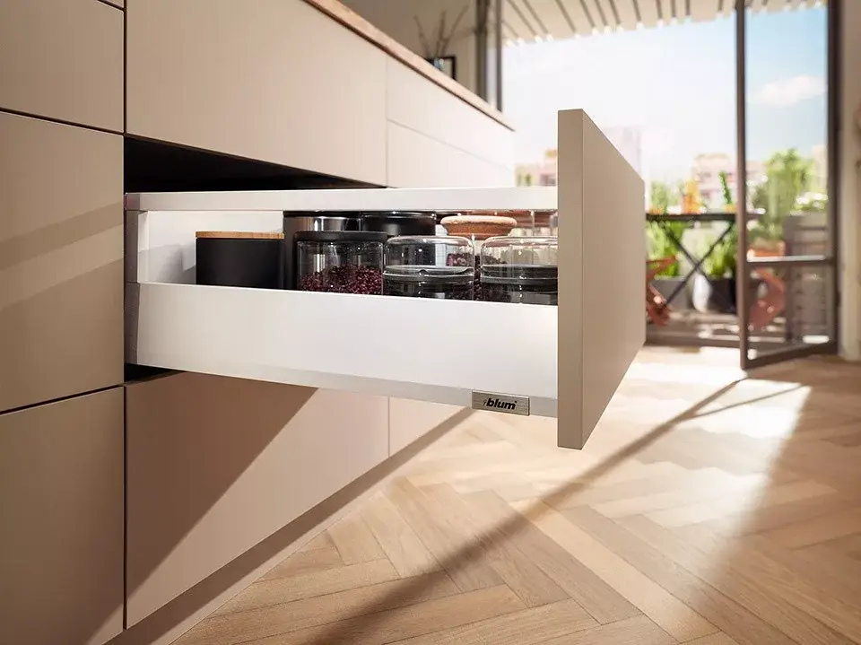 Újdonság BLUM set Merivobox E reling 450mm 70kg fehér