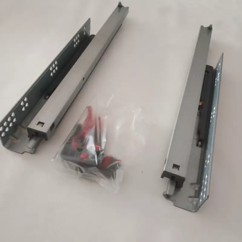 Rejtett, 400 mm, teljes kihúzású, finoman záródó szinkronizált fiókcsúszó, 3D-ben állítható Akció