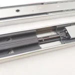 Teljes kihúzású, 45/600 mm, finoman záródó golyós fiókcsúszó rendszer Expressz kézbesítés