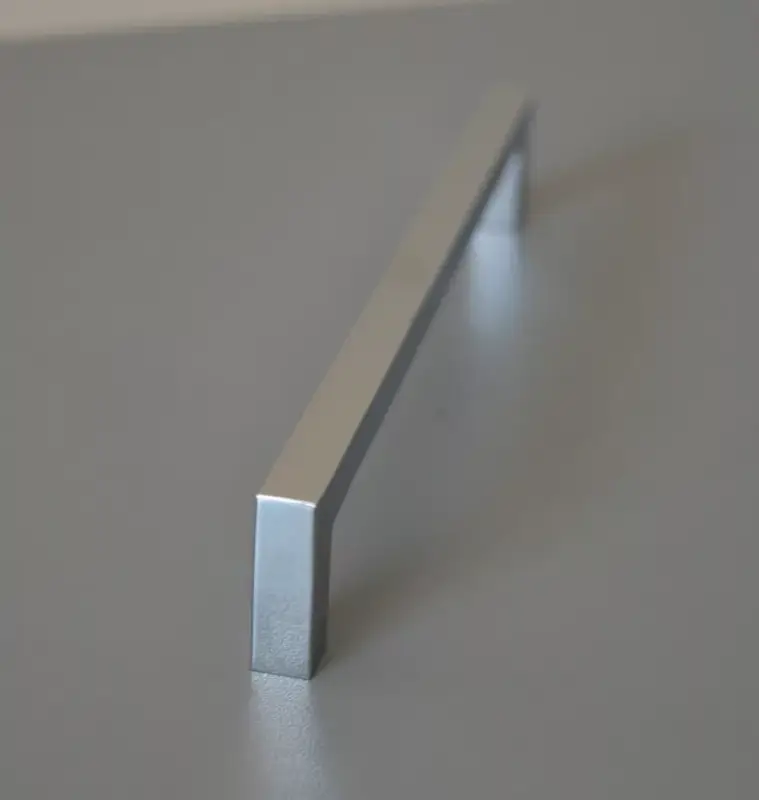 STRETCH Fém bútorfogantyú, fényes króm színű, 160 mm furattáv Bestseller