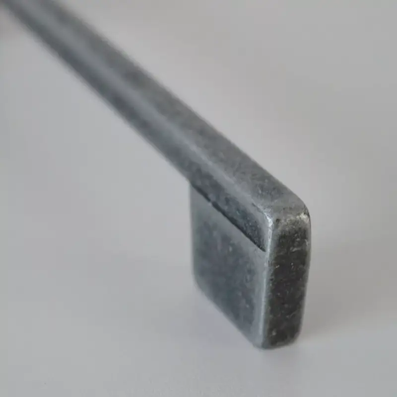 Antik fekete színű, fém bútorfogantyú, 128 és 160 mm furattáv Azonnali szállítás
