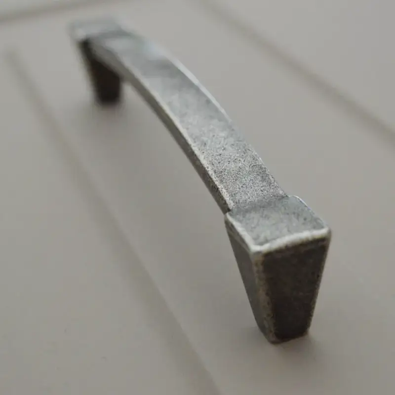 Népszerű 2366_NI Fém bútorfogantyú, antikolt nikkel szín, 128 mm furattávolság