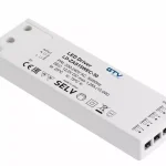 Vedd meg online Tápegység LED 12V, 15W, IP20, 4 mini AMP csatlakozóval, 1,5fm kábellel, villásdugóval