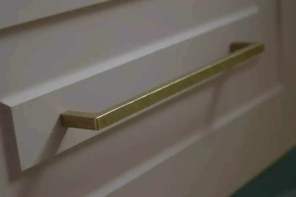 Azonnal elérhető Antikolt Bronz 192 mm, fém bútorfogantyú