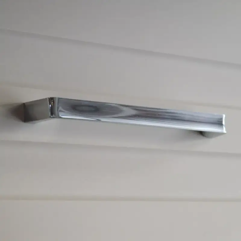 Olcsó Fényes króm SCOOP 320, fém bútorfogantyú, 320 mm furattávval