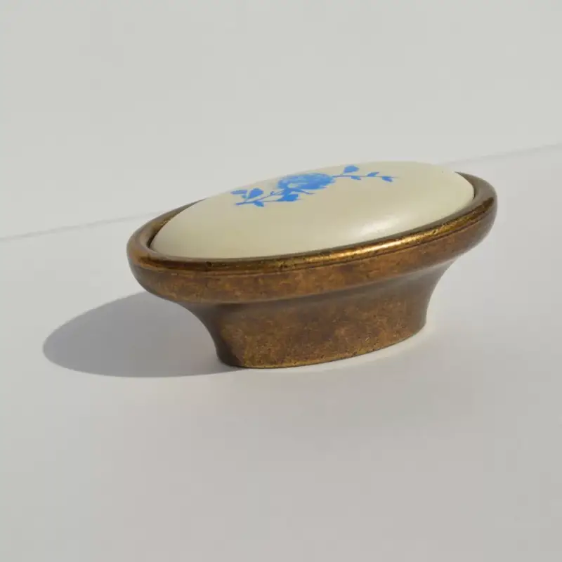 Biztonságos fizetés Metall-Kunststoff-Möbelgriff, Bronze mit blauem Blumenmuster, 16 mm Lochabstand