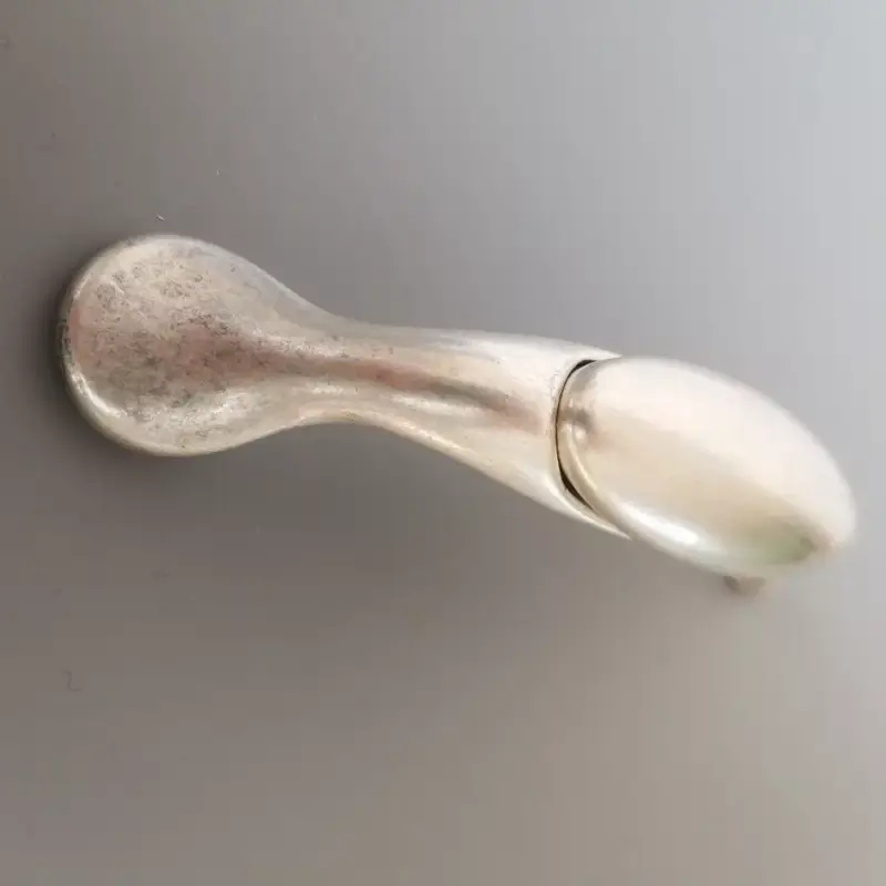 Azonnal elérhető Porzellan-Metall-Möbelgriff, Silber-Blei, 96 mm Gabelweite