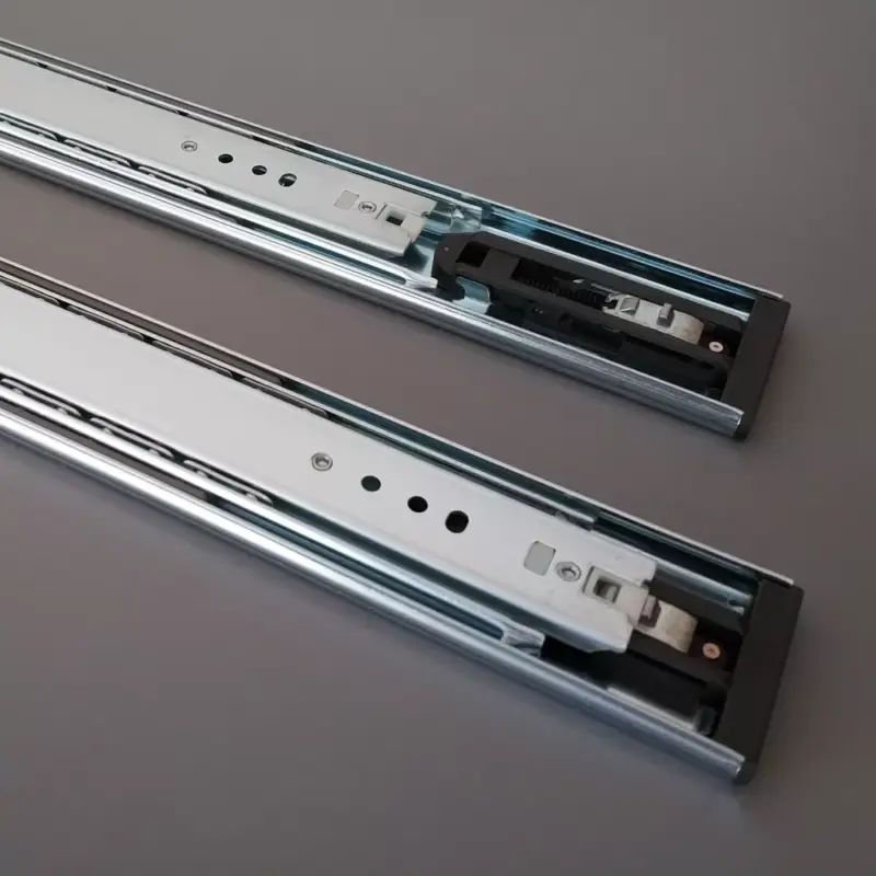 Gyors szállítás Strong kugelgelagerte Vollauszug-Mutterschiene mit Dämpfung, 450 mm, push to open 45 kg