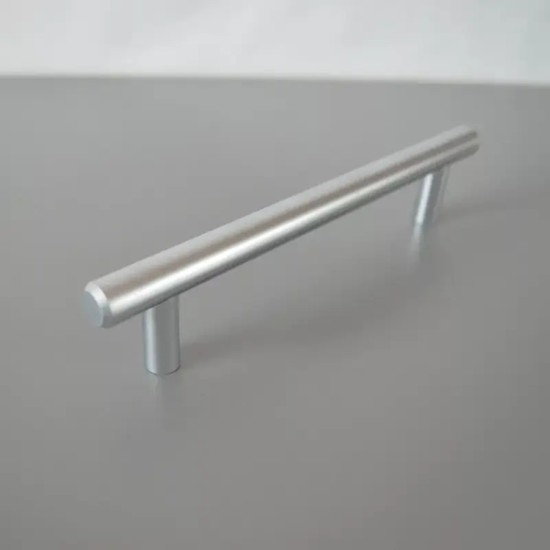 Csak ma HRAZDA Metall-Möbelgriff, Stange, matt verchromt, Bohrung 128 mm