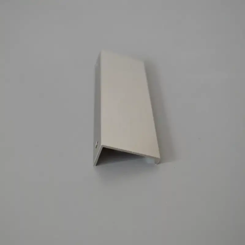 Kiárusítás LUCATA Metall-Möbelgriff, glänzend, Edelstahlimitation, Bohrung 96 mm