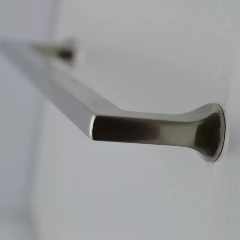 Szuper akció Möbelgriff aus Metall, gebürstet und nickelfarbig, Bohrung 160 mm