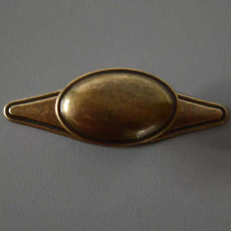 Azonnali szállítás Möbelknopf und Sockel aus Metall, antik bronz