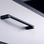 Rendeld meg most Schwarzer Metall-Möbelgriff mit 160 mm Lochabstand