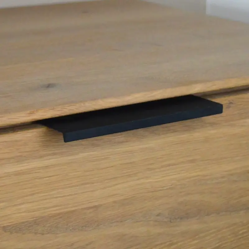 Metall-Möbelgriff, Kantenmontage, schwarz, 128 mm Lochabstand Biztonságos fizetés