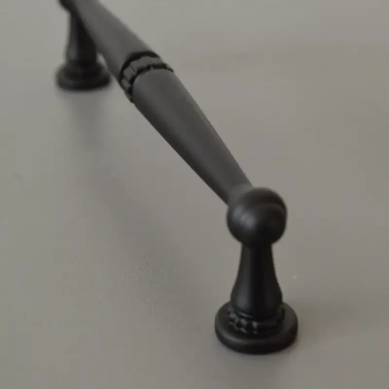 5263_160 -Matt schwarz Metall-Möbelgriff aus Messing, 160 mm Bohrung Vedd meg most