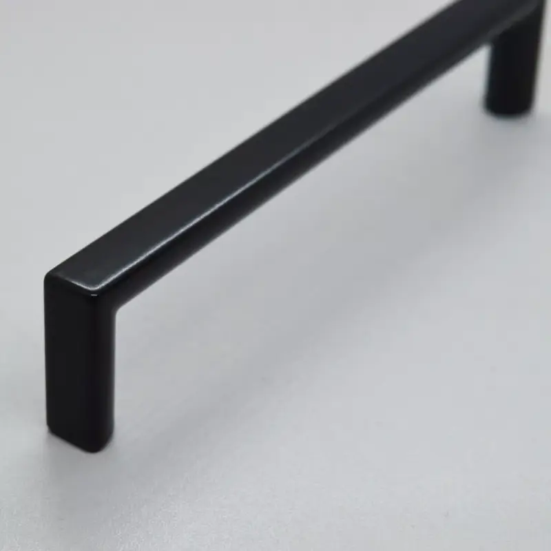 Rendeld meg most Schwarz Metall-Möbelgriff mit 128 mm BA