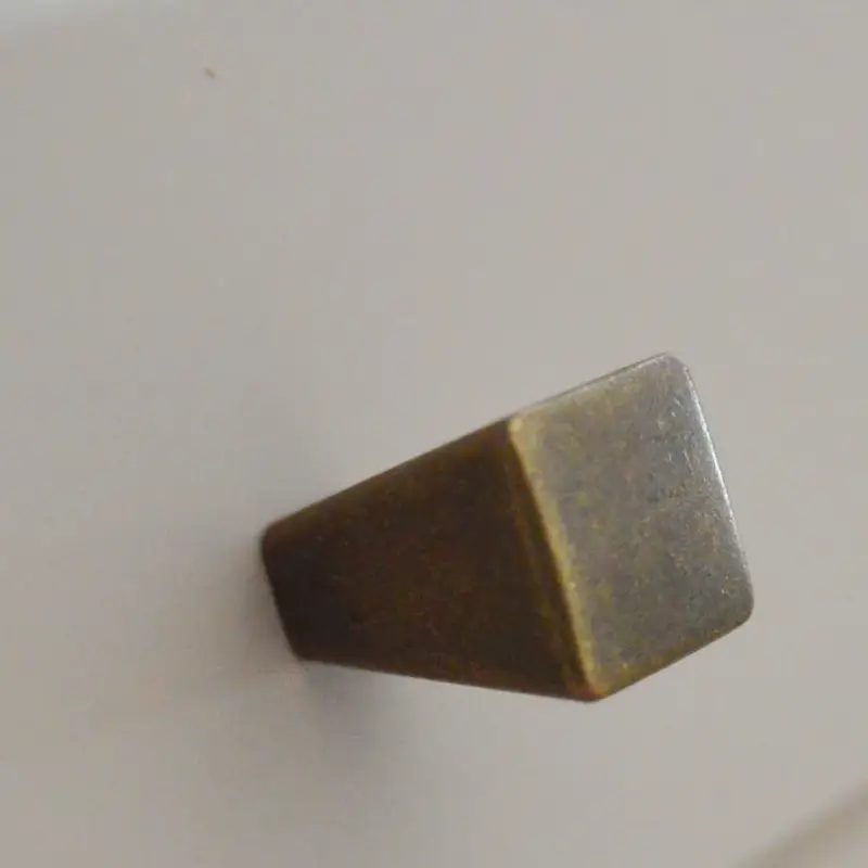 2267_AN Möbelknopf aus Metall, Bronze antikisiert Prémium
