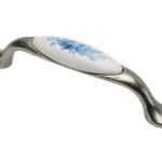 Porzellan-Metall-Möbelgriff, antikes Silber-blue Blumenmotiv, Bohrung 96 mm Ajánlat