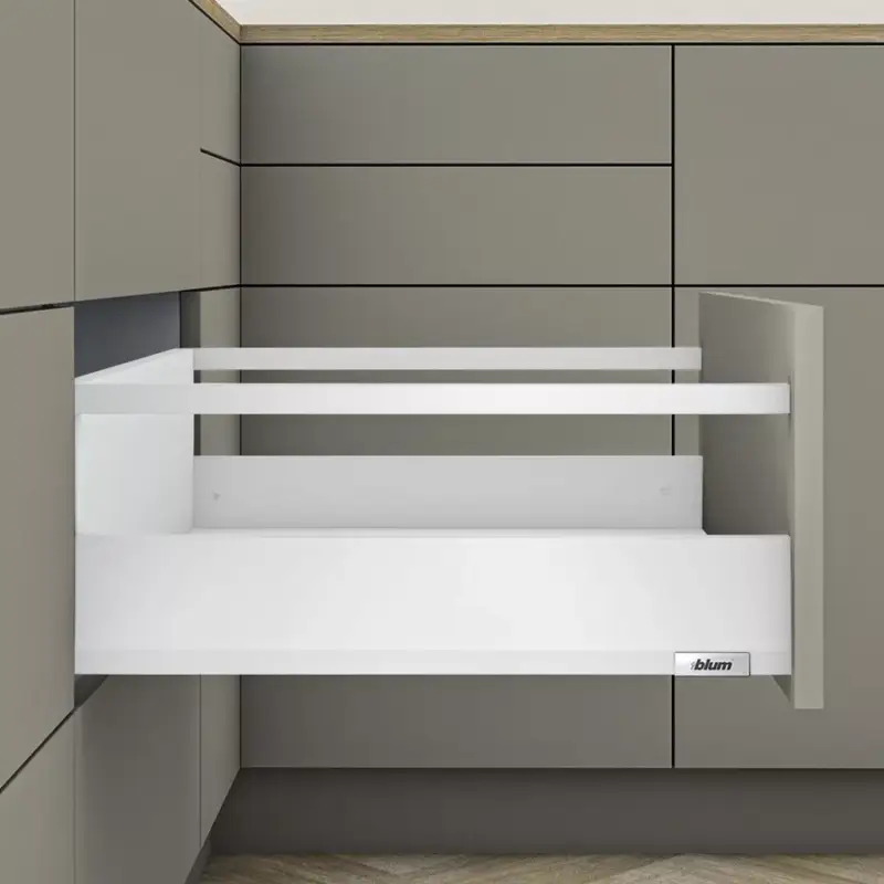 Újdonság MerivoBox 28" E magasságú Korlát magasítással 600mm-es Selyemfehér 40kg