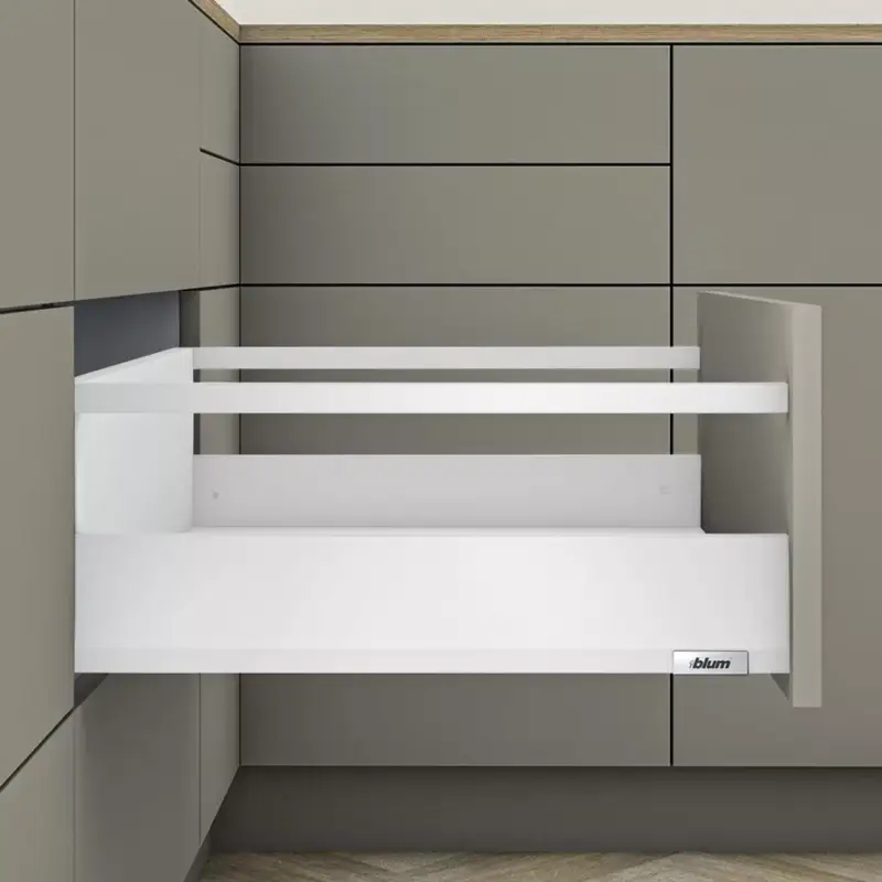 Újdonság MerivoBox 28" E magasságú Korlát magasítással 350mm-es Selyemfehér 40kg