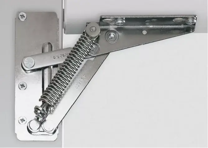 Felnyíló vasalat rugós 90°-os nyitásszög HETTICH max: 3,3kg Végkiárusítás