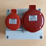 Biztonságos vásárlás 3073 szerelő doboz 1db 4P 16A + 1db 4P 32A ipari aljzat, IP44, 3069_4, Famatel S.A
