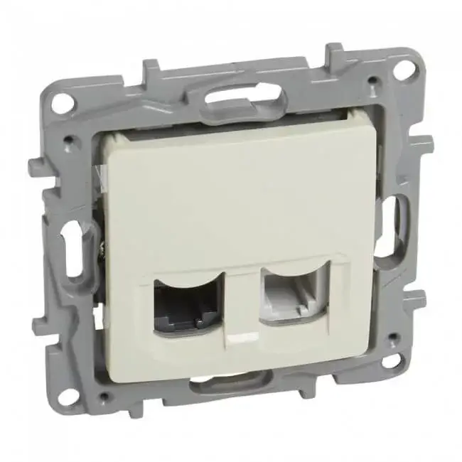 Utolsó esély Legrand Niloé RJ11 + RJ45 Cat.5 UTP csatlakozóaljzat, bézs Legrand 764670