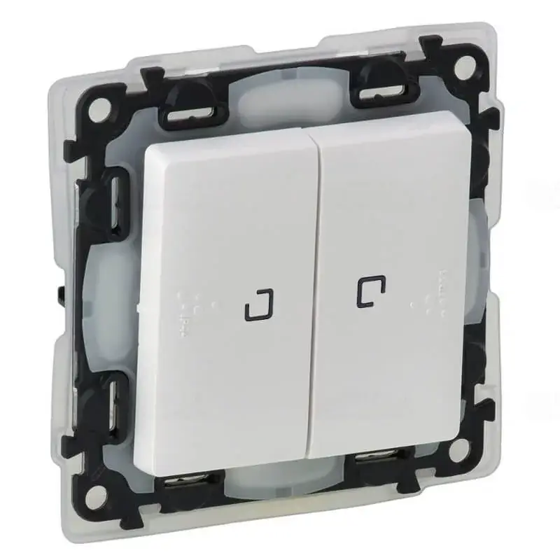 Legrand Valena Life kettős váltókapcsoló jelzőfénnyel, IP44 fehér, Legrand 752159 Nézd meg most