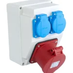 TP Electric Szerelt ipari doboz 120×170mm IP44 3 fázisú (75x75) aljzat 5x32A 1db+1 fázisú kék aljzat 2 db 3317-200-7000H Legnépszerűbb
